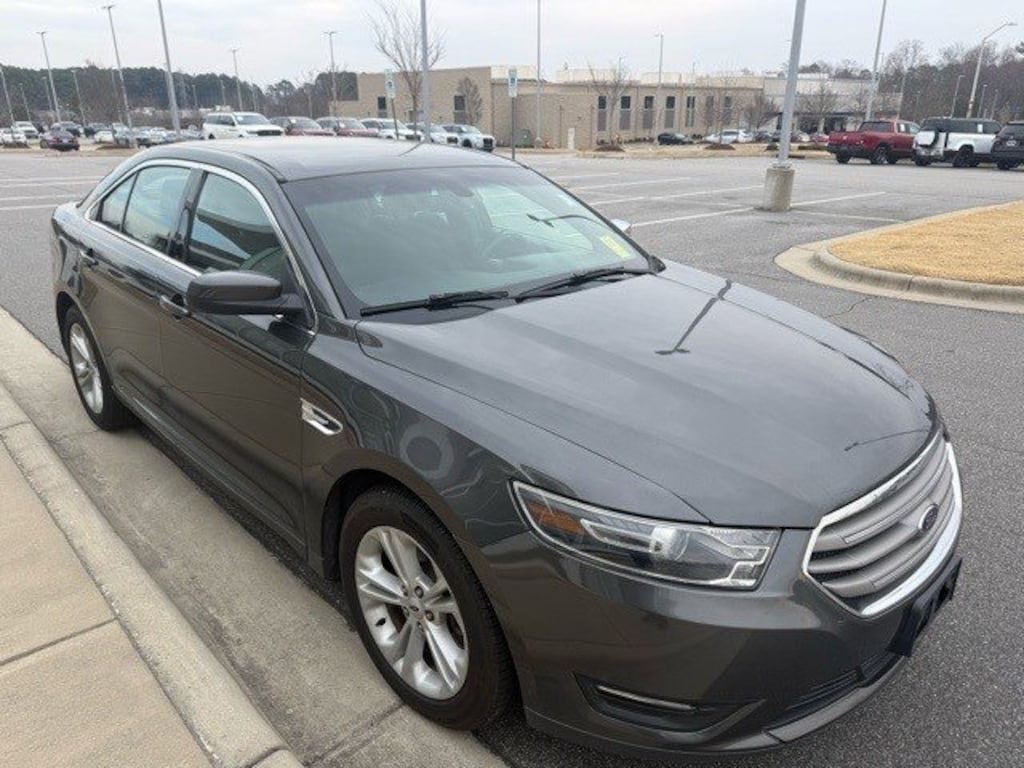 Used 2016 Ford Taurus SEL Sedan