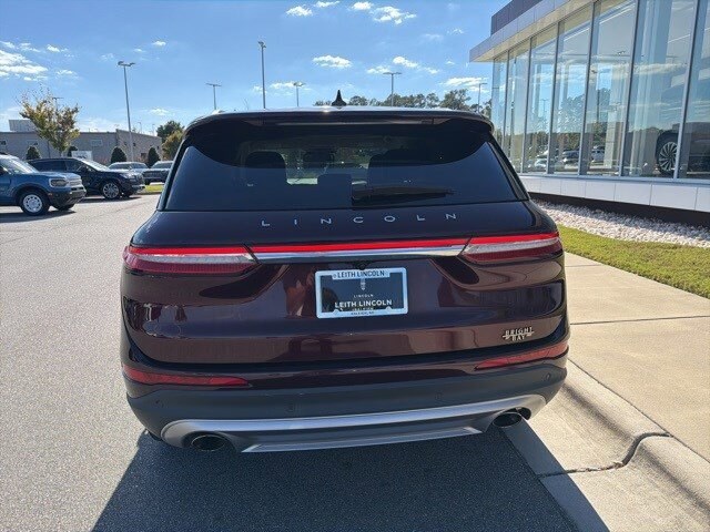 2021 Lincoln Corsair Standard photo 4