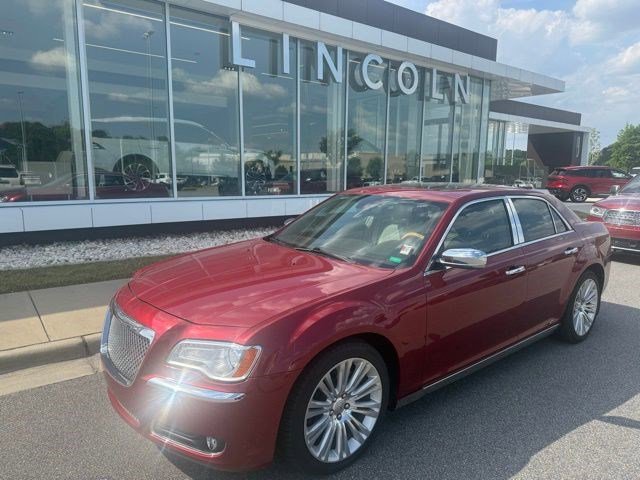 2012 Chrysler 300's photo