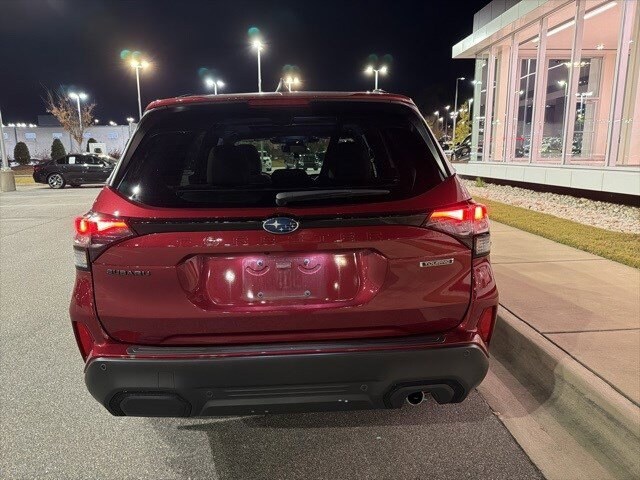 2025 Subaru Forester Touring photo 4