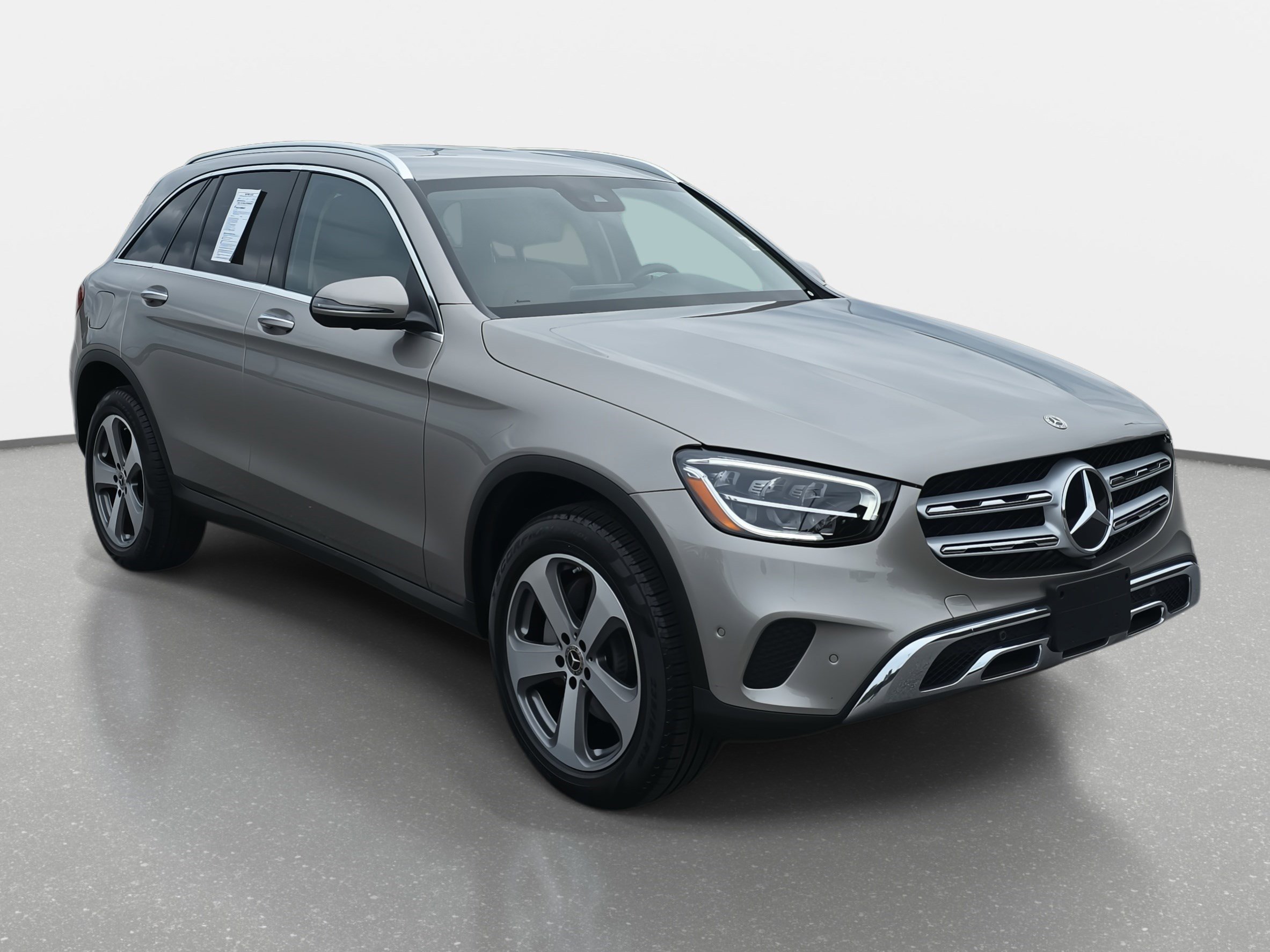 2022 Mercedes Benz GLC 300 photo 3