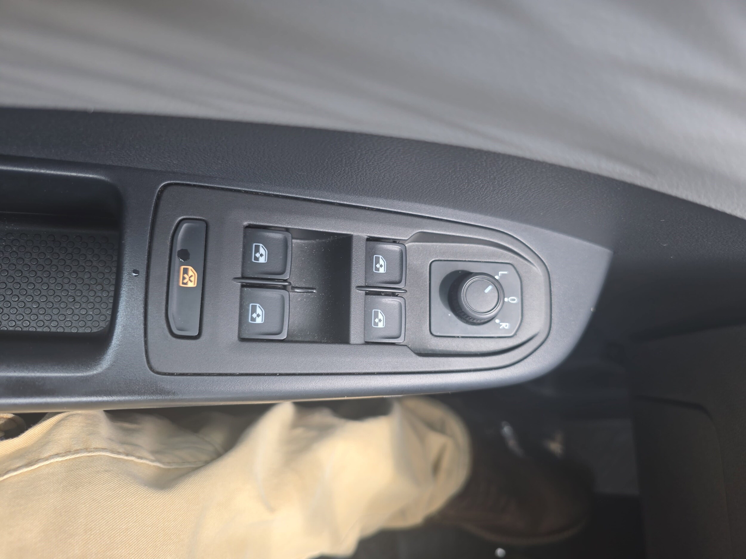 2024 Volkswagen Taos S - Photo 26