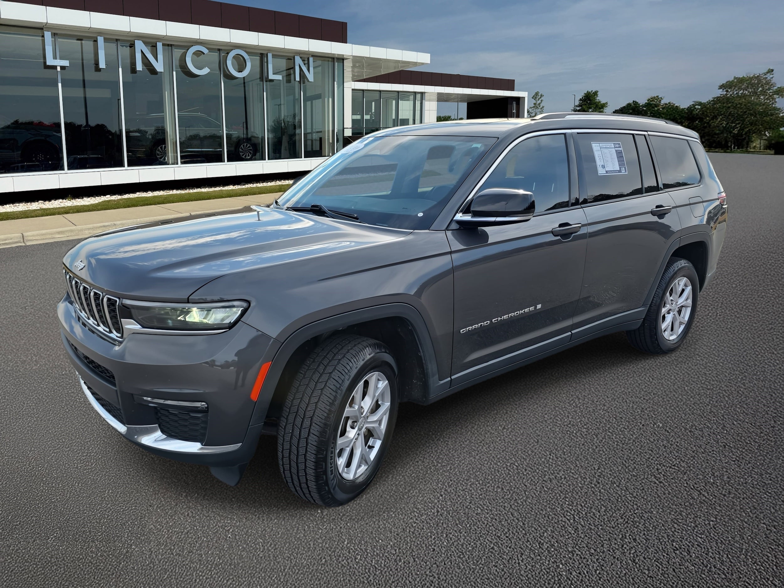 2022 Jeep Grand Cherokee L Limited's photo