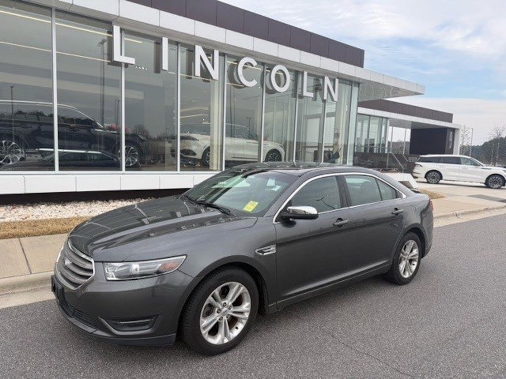 Used 2016 Ford Taurus SEL Sedan