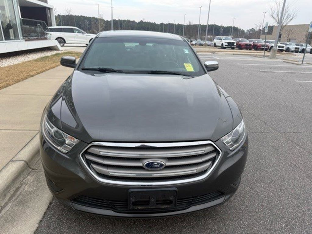 Used 2016 Ford Taurus SEL Sedan