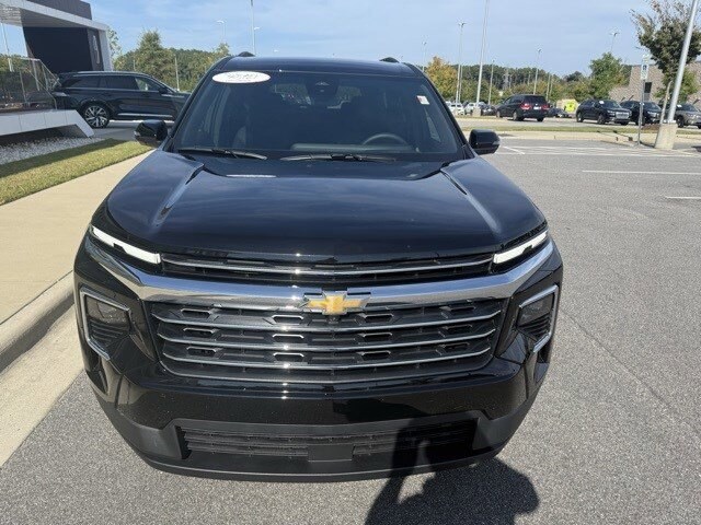2026 Chevrolet Traverse 1LT photo 2