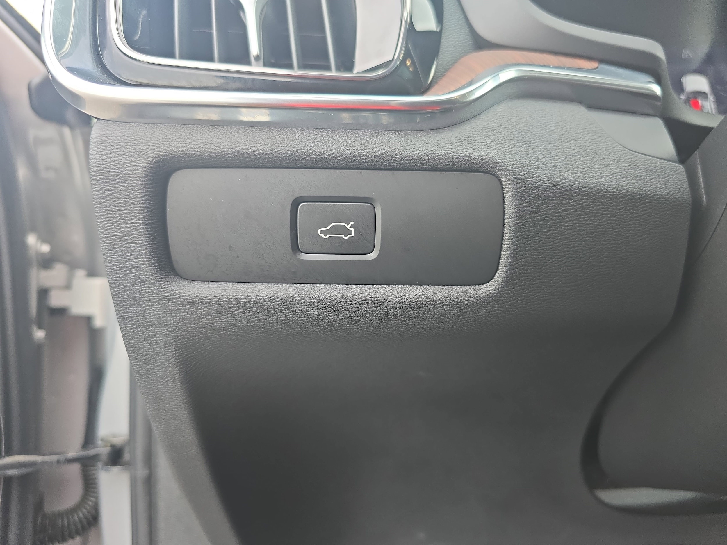 2023 Volvo S60 Plus - Photo 25