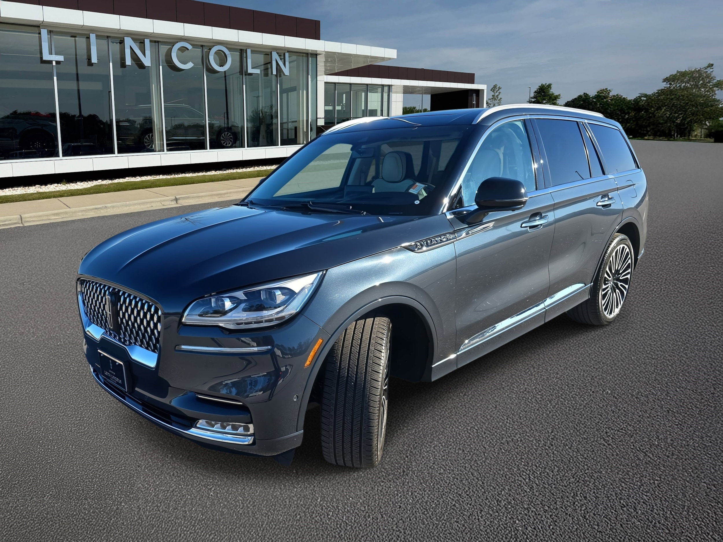 2023 Lincoln Aviator Black Label's photo