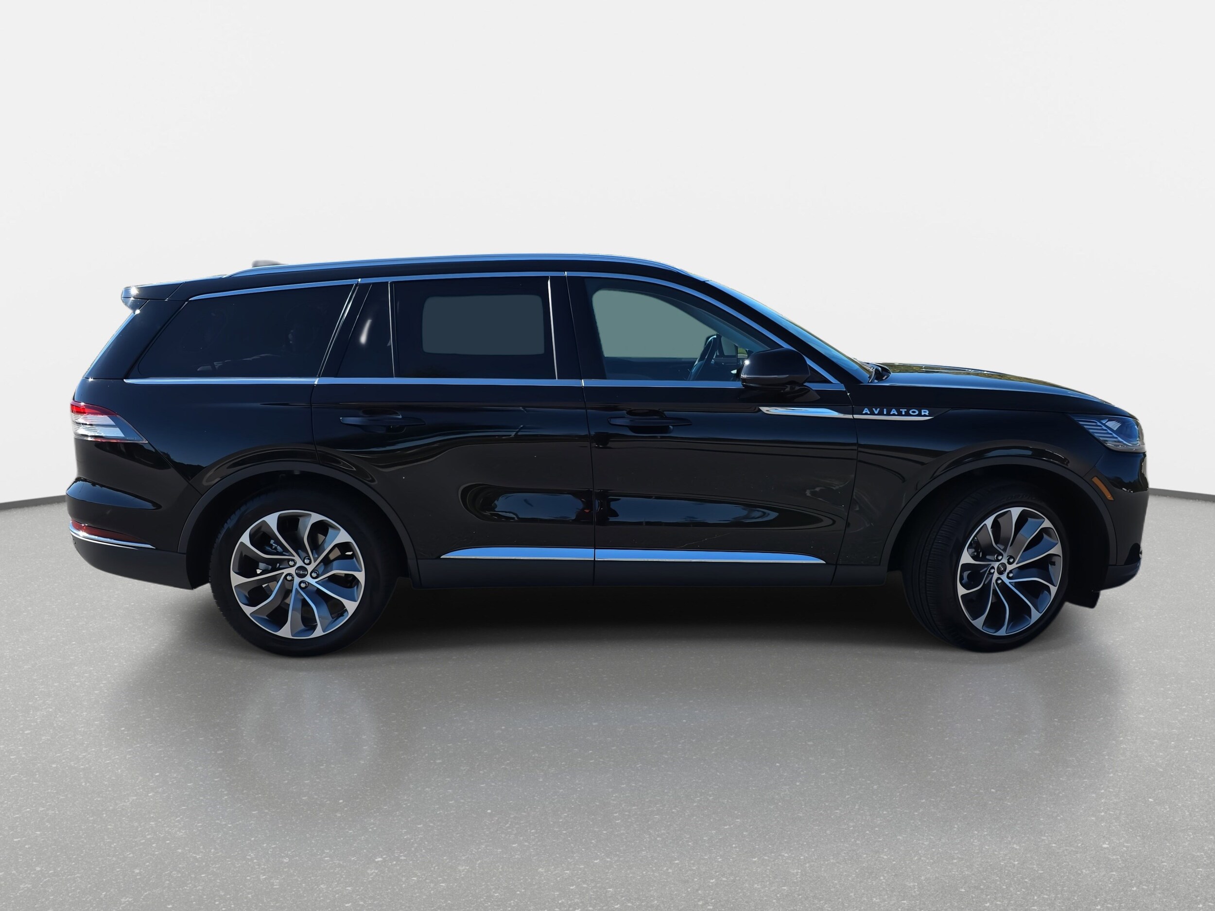 2025 Lincoln Aviator Premiere photo 2