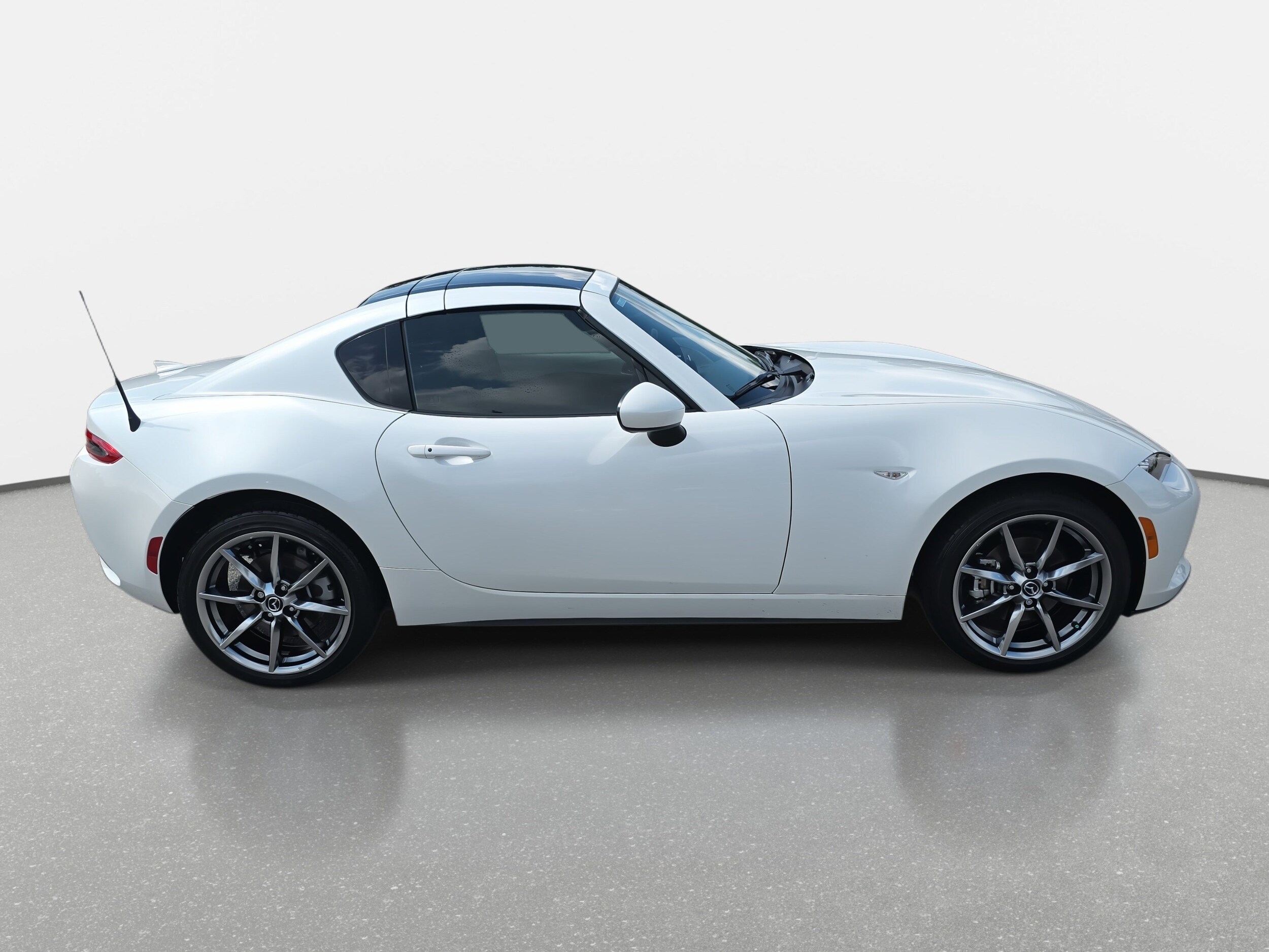 2022 Mazda MX-5 Miata Miata RF Grand Touring photo 4