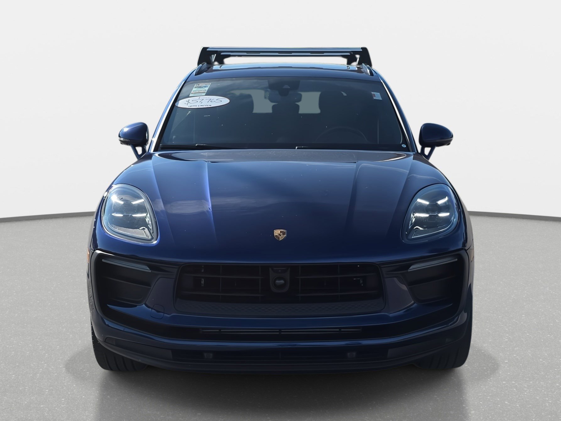 2024 Porsche Macan Base photo 2