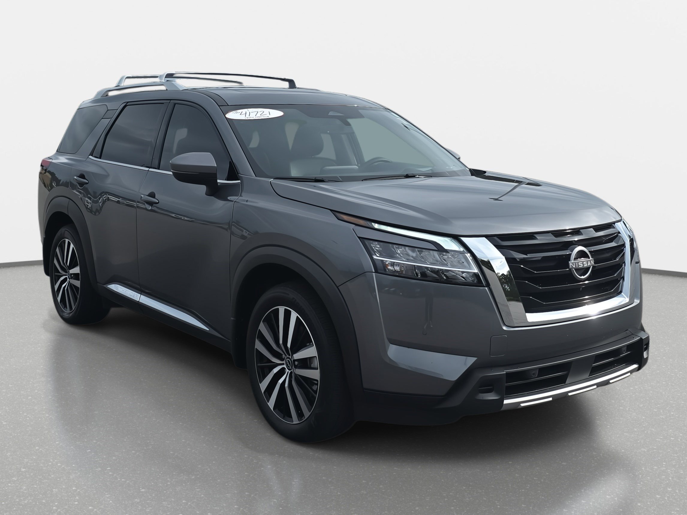 2024 Nissan Pathfinder Platinum photo 3