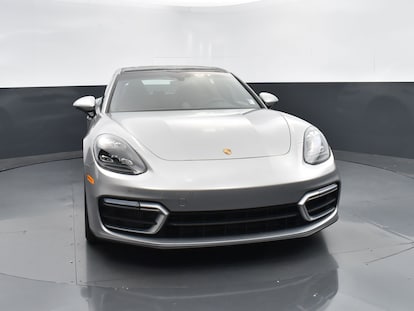 2021 Porsche Panamera Rear Seat Highlights