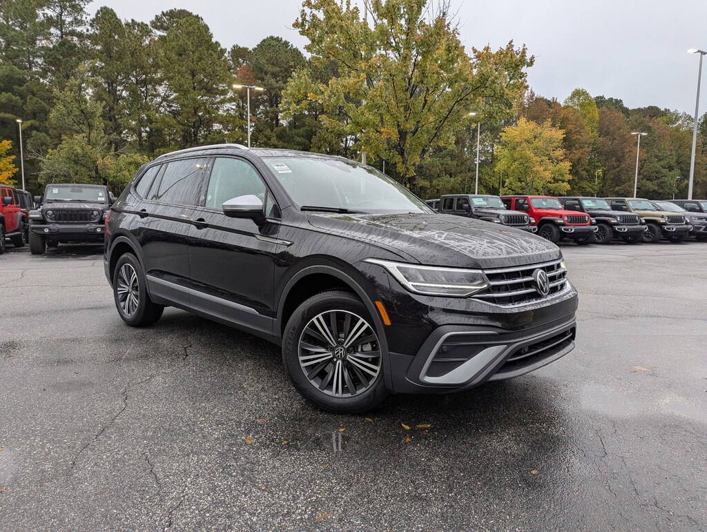 Used 2024 Volkswagen Tiguan Wolfsburg Edition 2.0T Wolfsburg Edition FWD