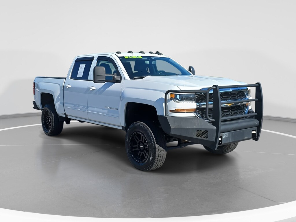 Used 2017 Chevrolet Silverado 1500 LT 4WD Crew Cab 143.5 LT w/1LT