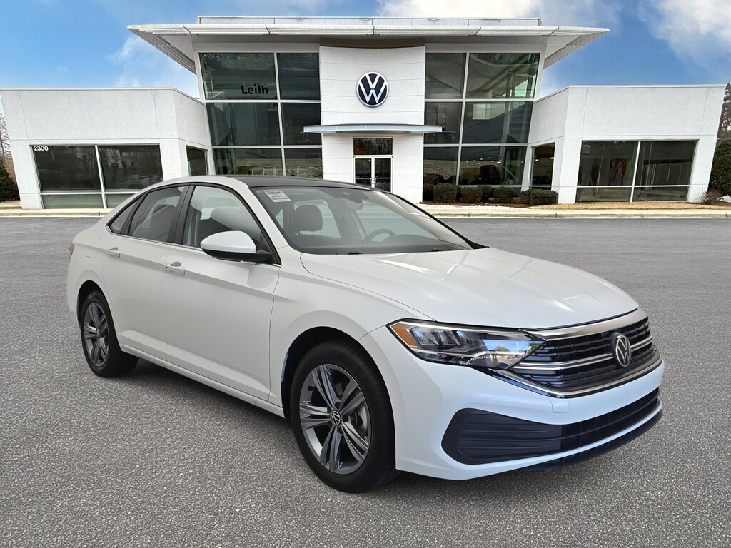 Certified 2024 Volkswagen Jetta SE SE Auto