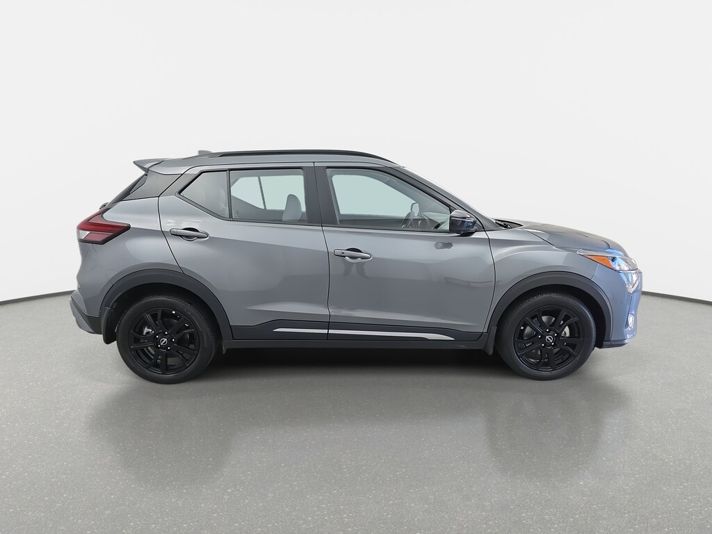 Used 2024 Nissan Kicks SR SR FWD