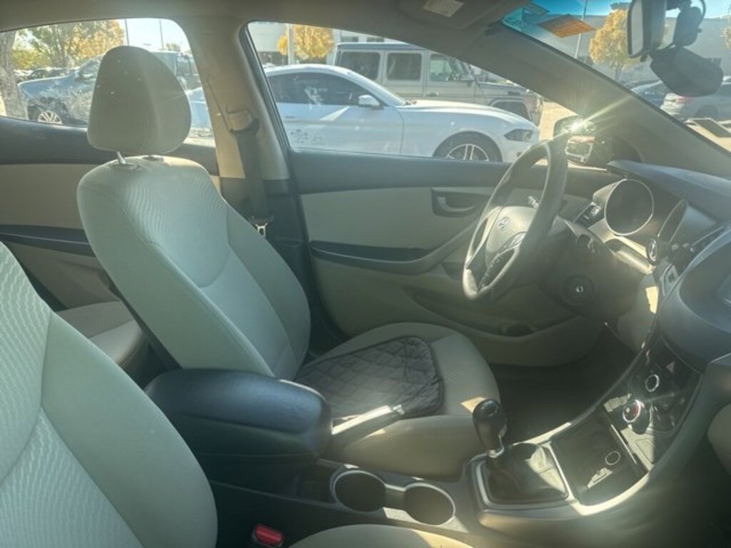 Used 2014 Hyundai Elantra SE Sedan