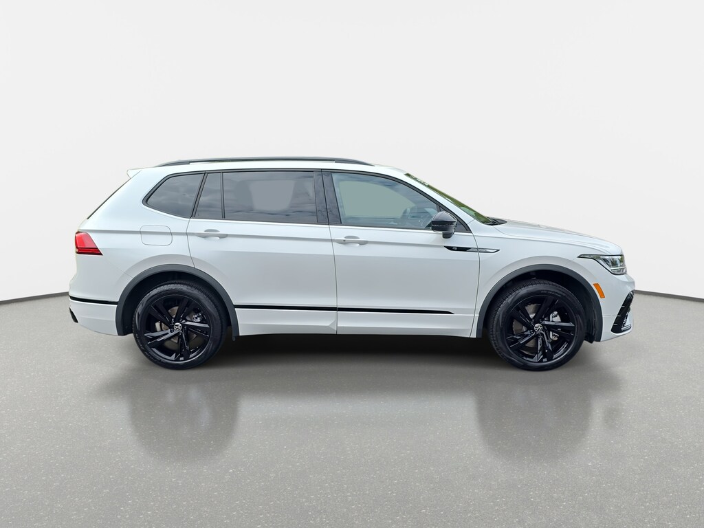 Certified 2024 Volkswagen Tiguan SE R-Line Black 2.0T SE R-Line Black 4MOTION