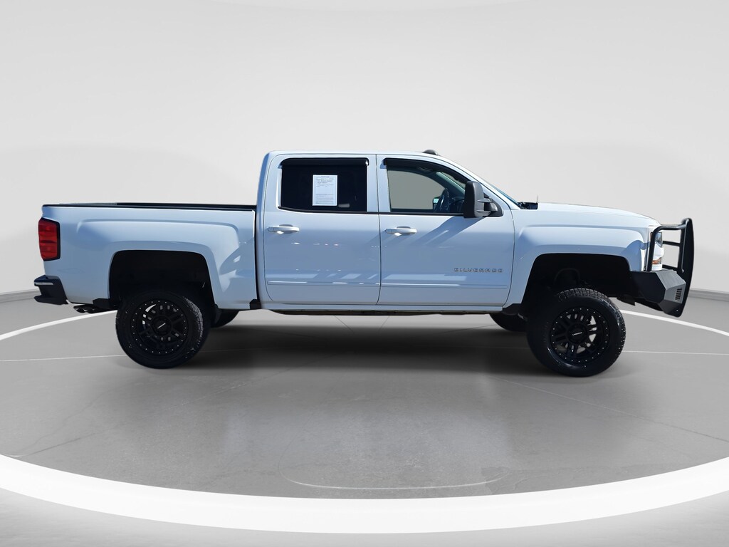 Used 2017 Chevrolet Silverado 1500 LT 4WD Crew Cab 143.5 LT w/1LT