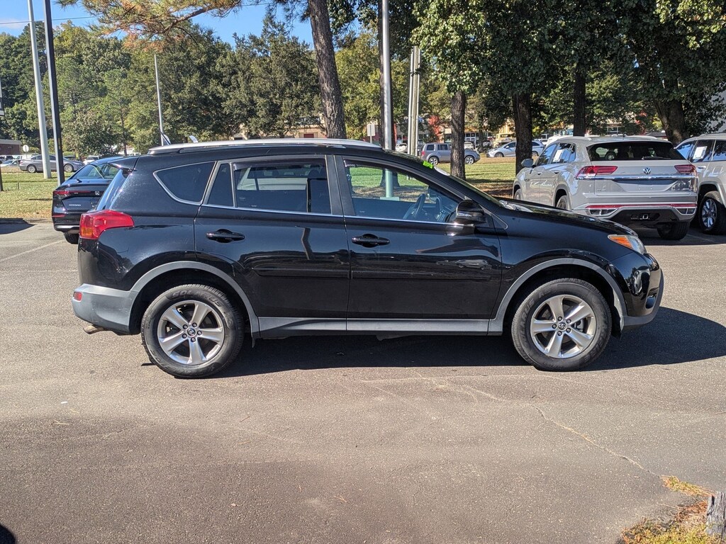 Used 2015 Toyota RAV4 XLE AWD  XLE