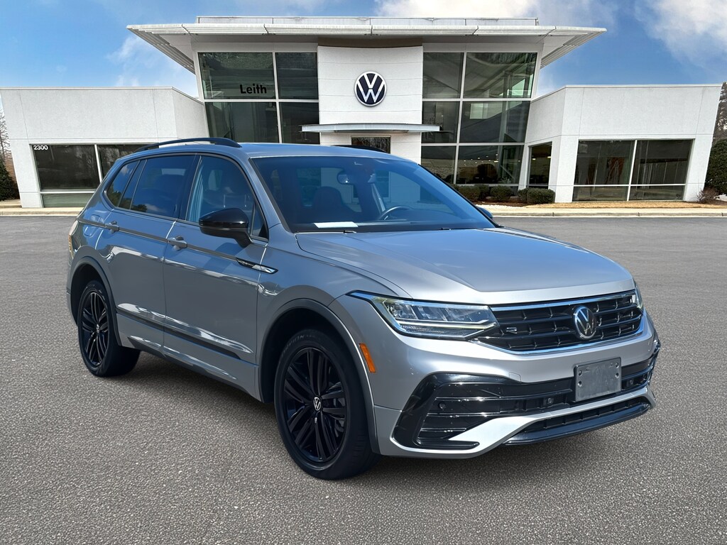 Used 2022 Volkswagen Tiguan SE R-Line Black 2.0T SE R-Line Black 4MOTION