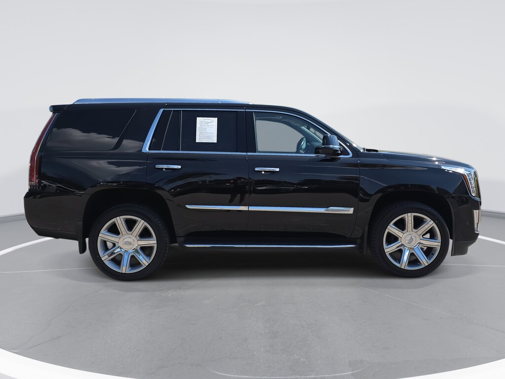 Used 2017 Cadillac Escalade Luxury 4WD  Luxury