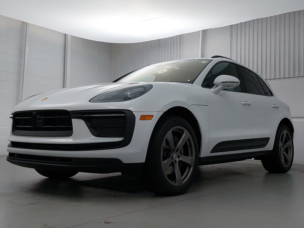 Certified 2025 Porsche Macan  AWD