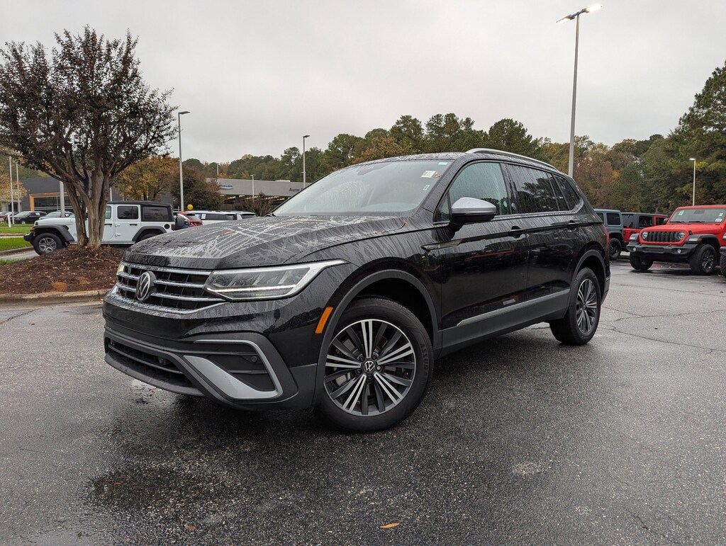 Used 2024 Volkswagen Tiguan Wolfsburg Edition 2.0T Wolfsburg Edition FWD