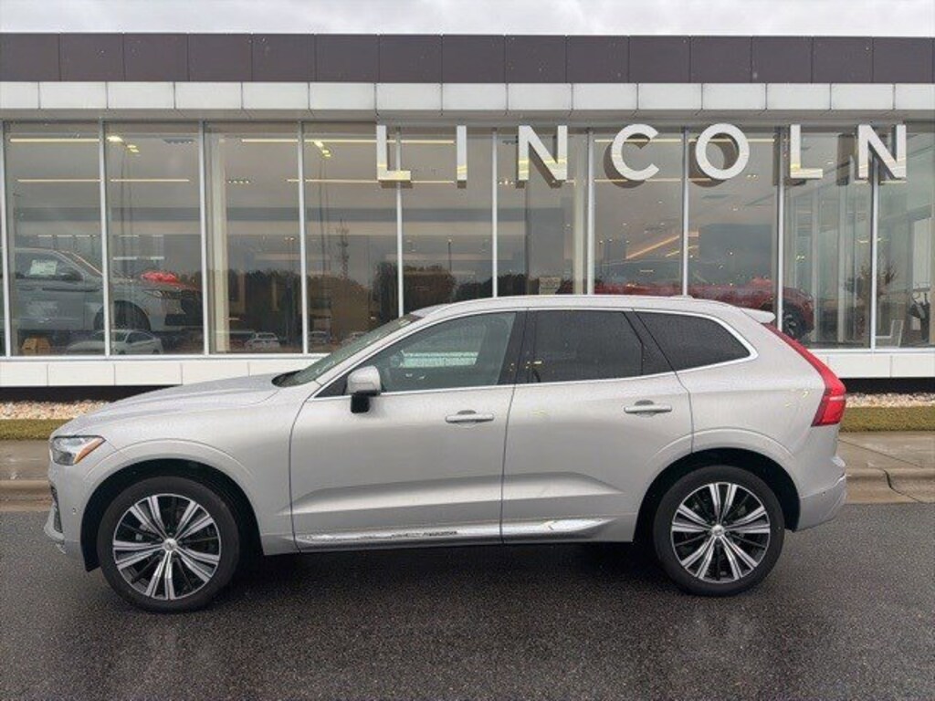 Used 2023 Volvo XC60 Plus Bright Theme B5 AWD Plus Bright Theme