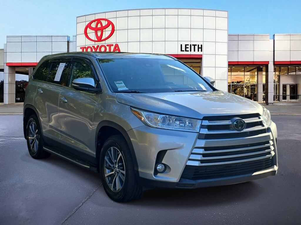 Used 2019 Toyota Highlander XLE XLE V6 AWD