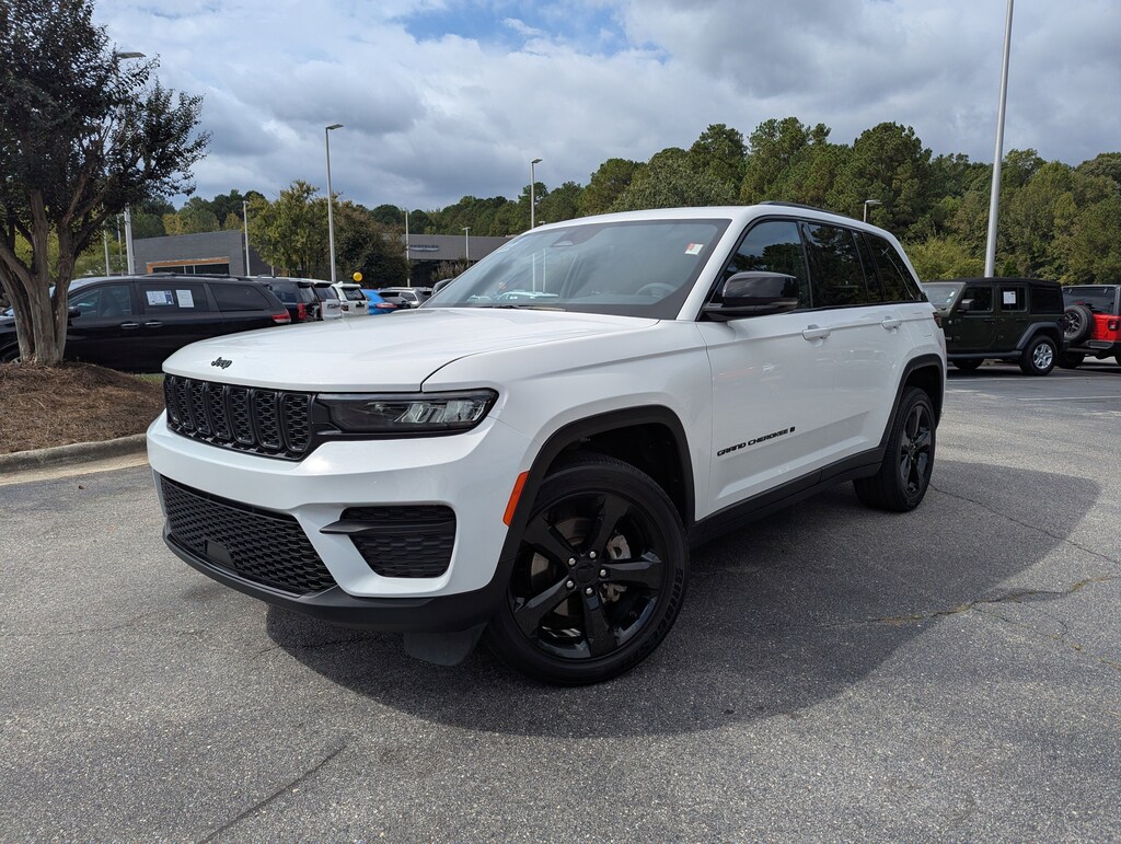 Used 2023 Jeep Grand Cherokee Altitude Altitude 4x4