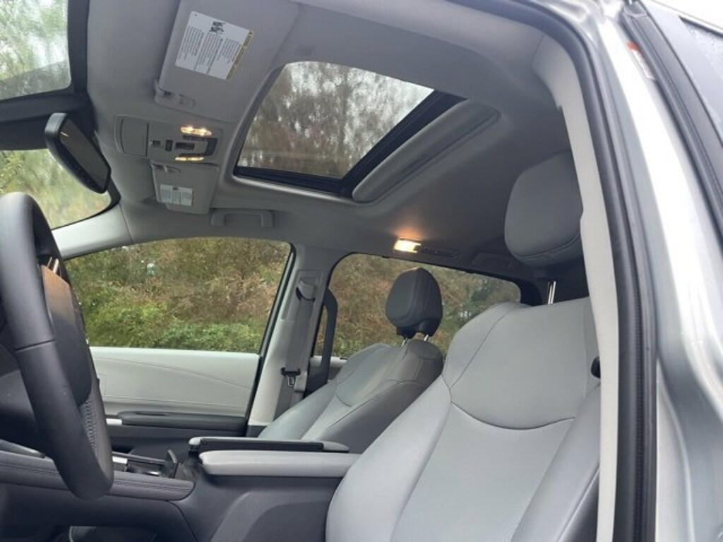 Used 2022 Toyota Sienna XLE