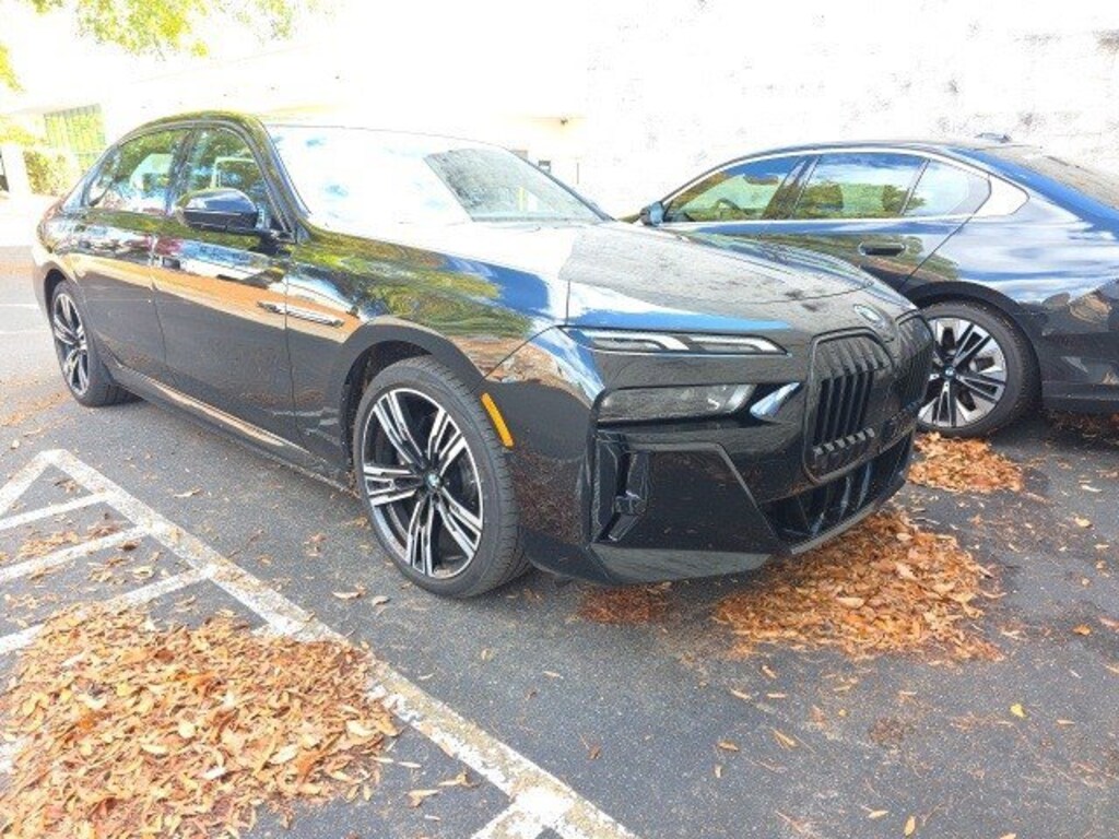 Used 2025 BMW i7 xDrive60 Sedan