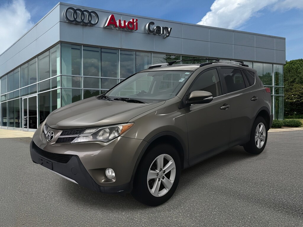 Used 2013 Toyota RAV4 XLE AWD  XLE
