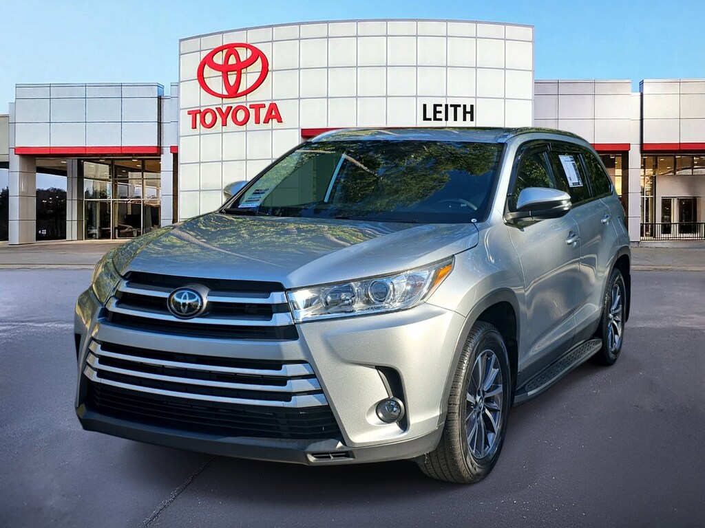 Used 2019 Toyota Highlander XLE XLE V6 AWD