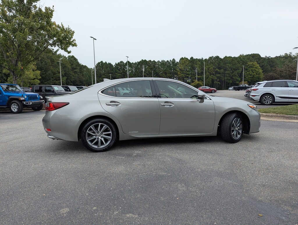 Used 2016 Lexus ES 300h Hybrid Sedan