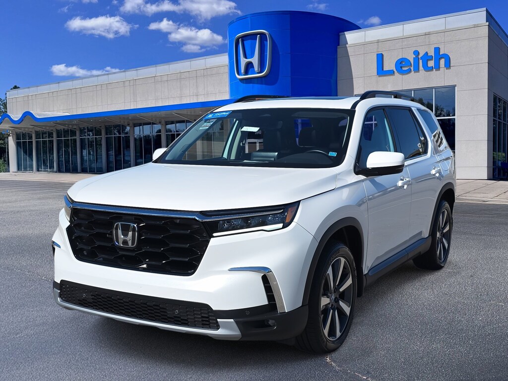 Certified 2025 Honda Pilot Touring Touring AWD