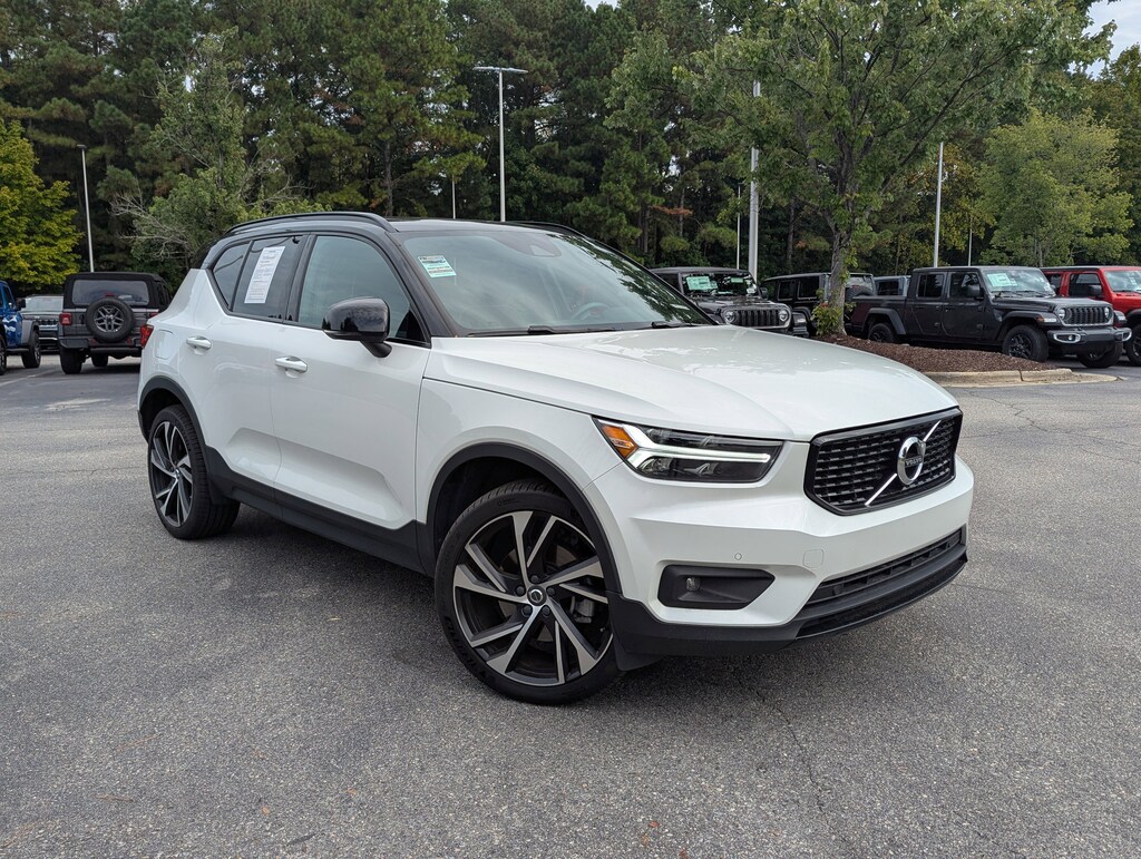 Used 2021 Volvo XC40 R-Design T4 FWD R-Design