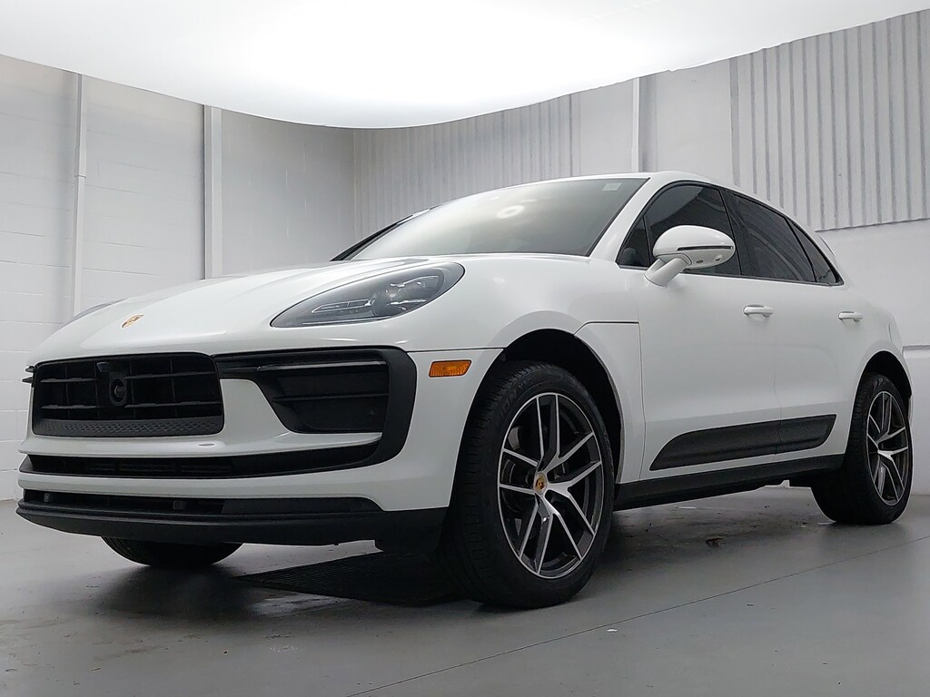 Certified 2024 Porsche Macan  AWD