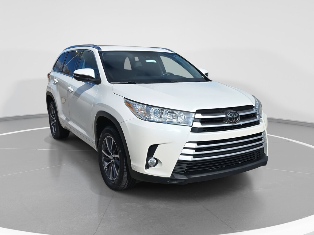 Used 2018 Toyota Highlander XLE XLE V6 FWD