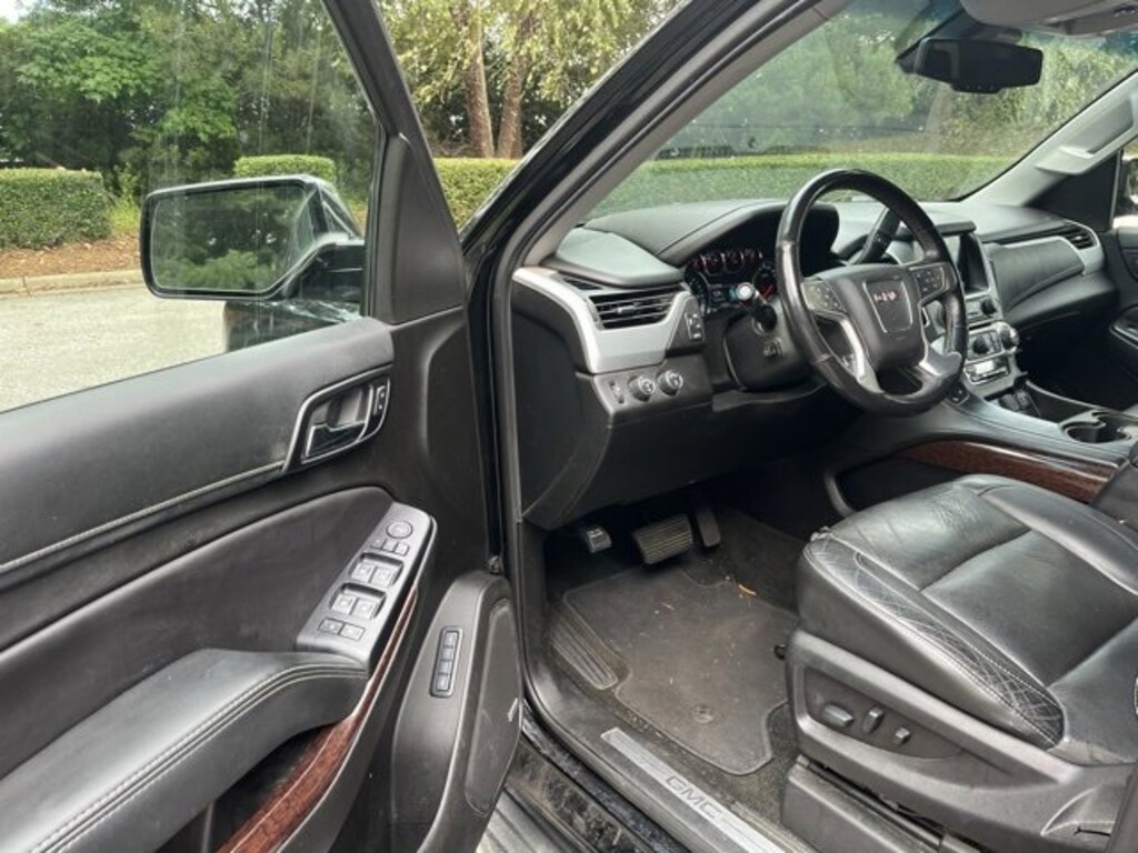 Used 2019 GMC Yukon SLT 4WD  SLT