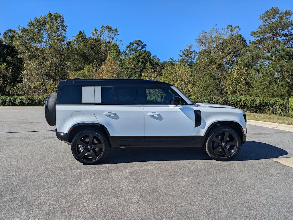 Certified 2025 Land Rover Defender X-Dynamic SE 110 P400 X-Dynamic SE