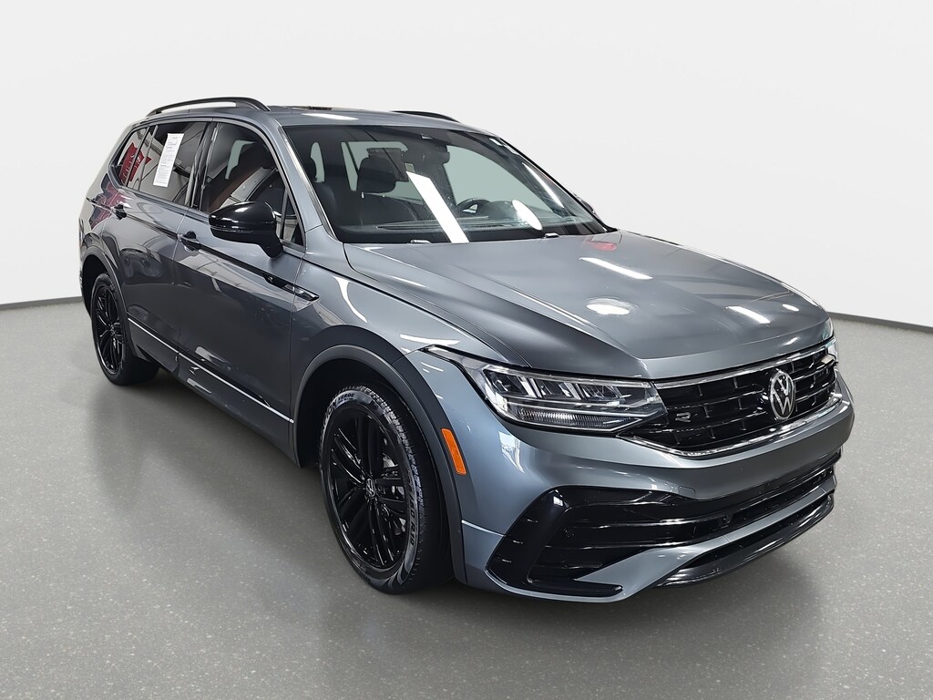 Used 2022 Volkswagen Tiguan SE R-Line Black 2.0T SE R-Line Black 4MOTION