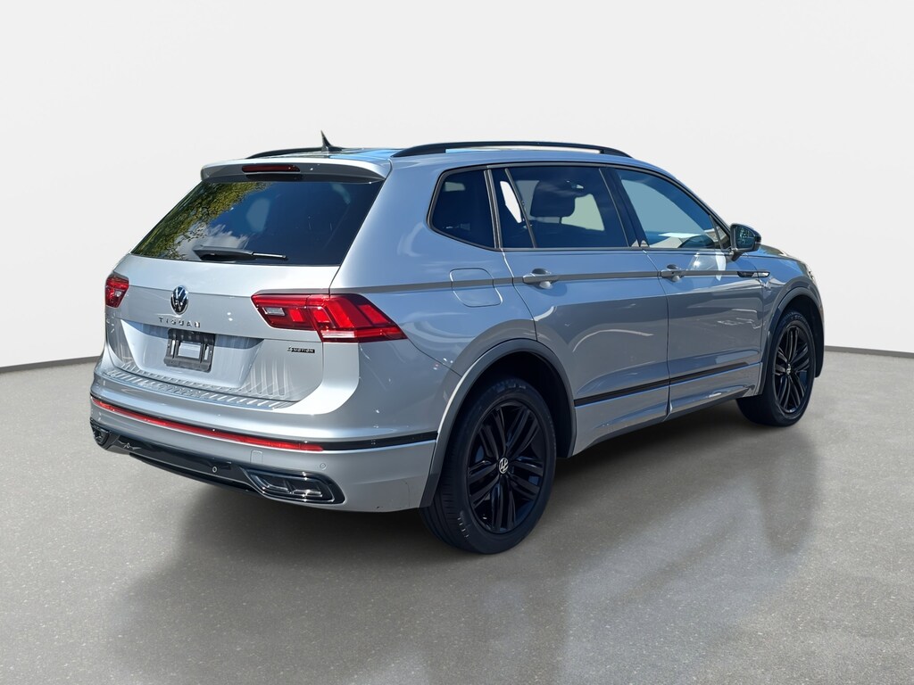 Used 2022 Volkswagen Tiguan SE R-Line Black 2.0T SE R-Line Black 4MOTION