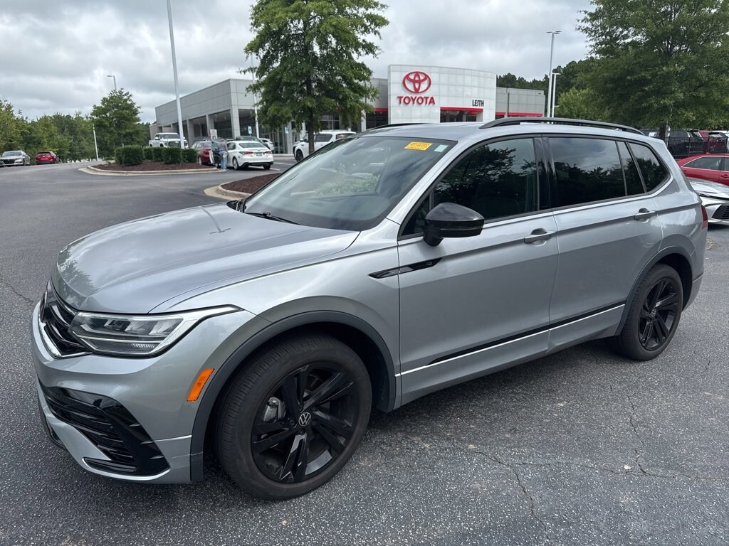 Used 2023 Volkswagen Tiguan SE R-Line Black 2.0T SE R-Line Black FWD