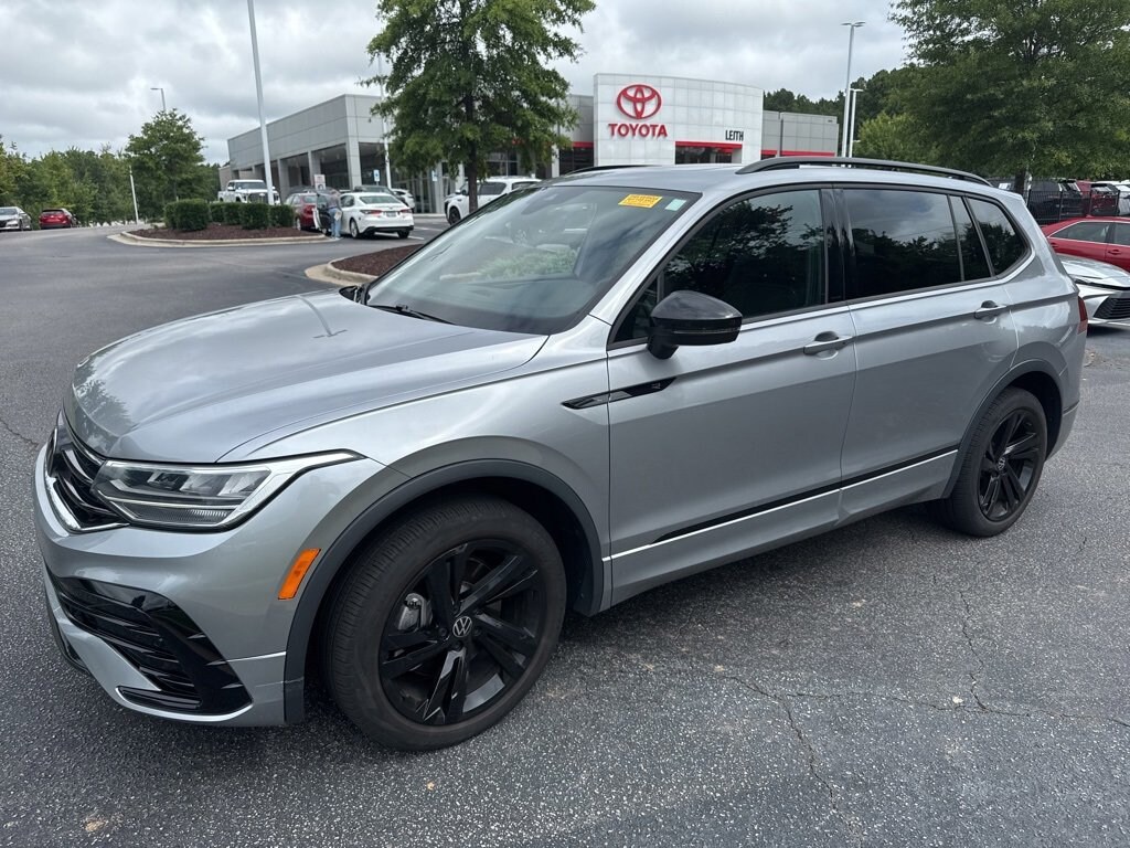 Used 2023 Volkswagen Tiguan SE R-Line Black 2.0T SE R-Line Black FWD