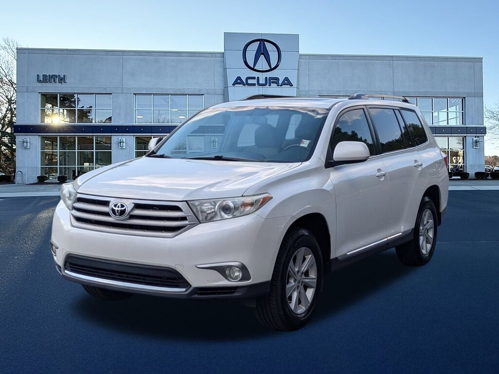 Used 2011 Toyota Highlander  FWD  V6 Base