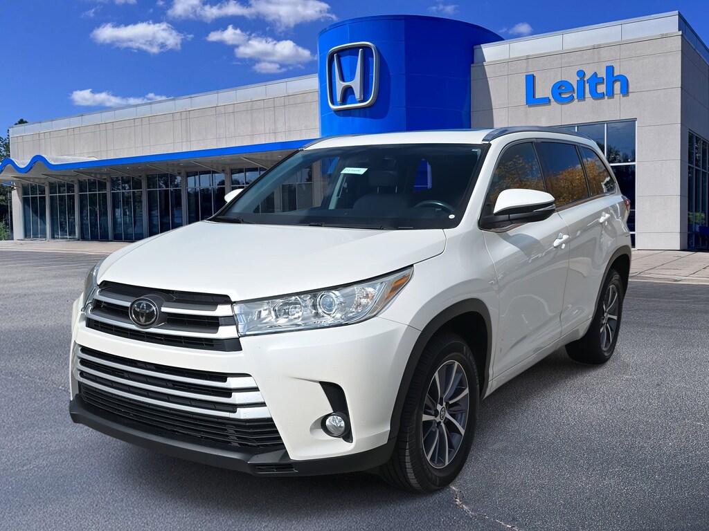 Used 2018 Toyota Highlander XLE XLE V6 FWD