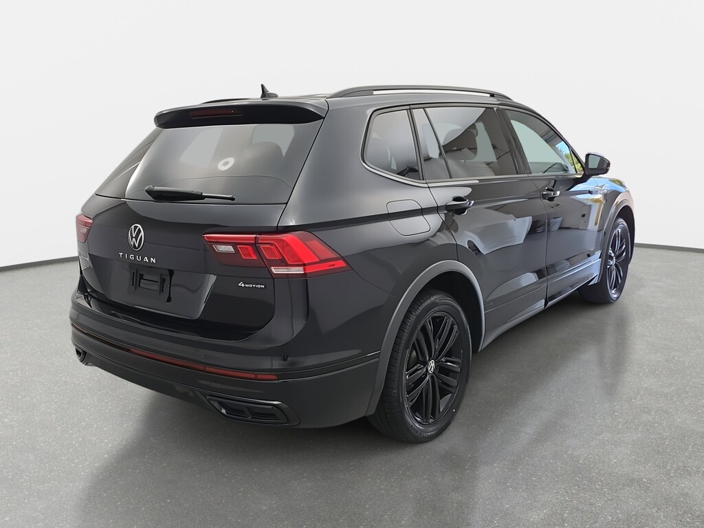Certified 2022 Volkswagen Tiguan SE R-Line Black 2.0T SE R-Line Black 4MOTION
